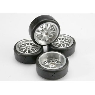 Traxxas 4873 Reifen auf Felge montiert