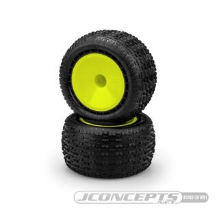 Swaggers 2.2 Reifen pink auf Felgen gelb (2) JConcepts 1/10 Stadium Truck
